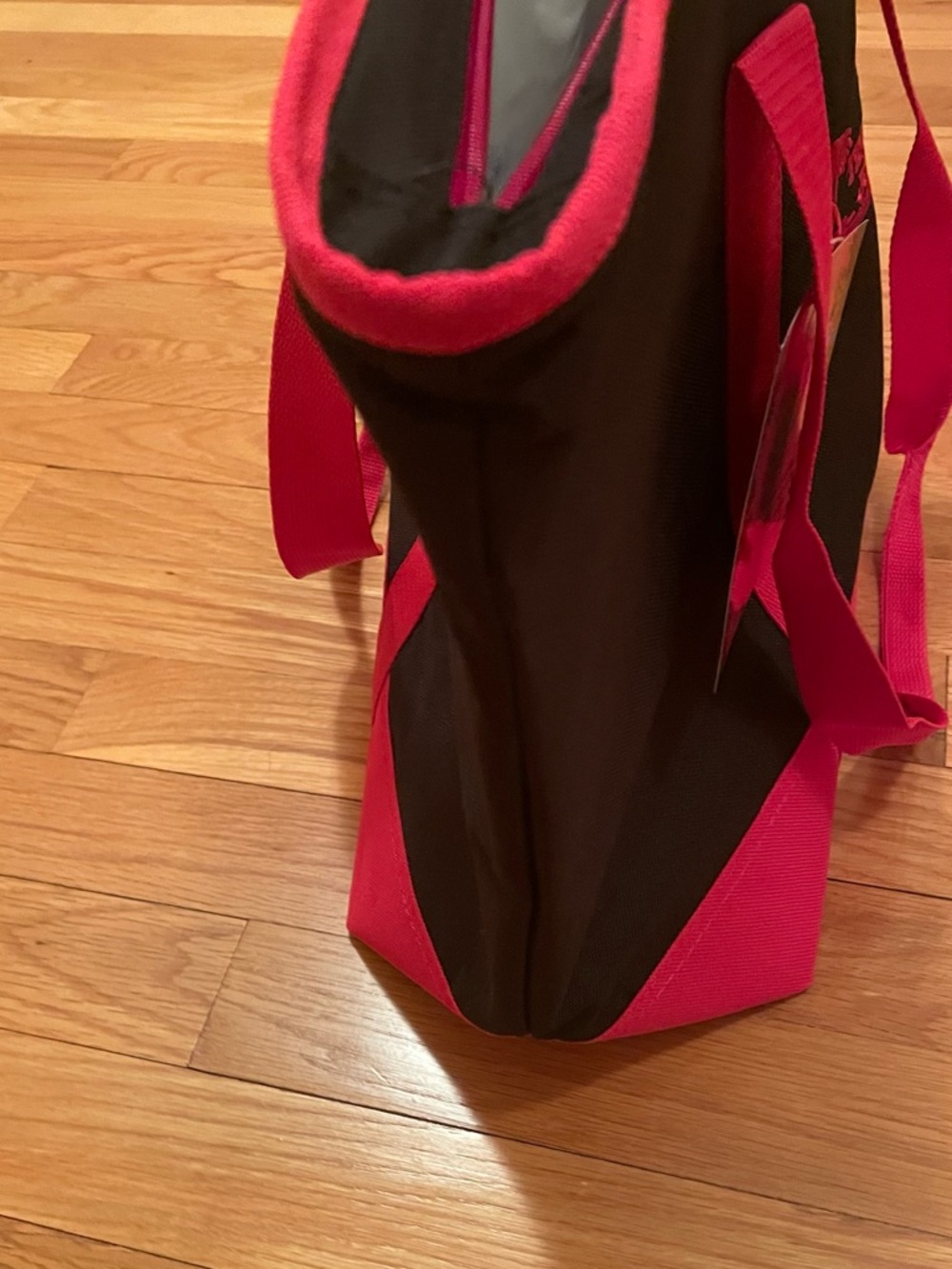 Trader Joes Insulated Tote Cooler Bag Black and Red Zipper Close Large - Picture 4 of 5